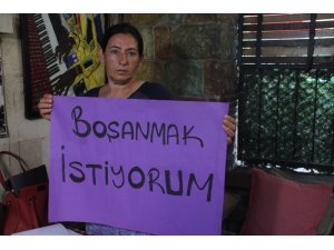 Mahkemenin boşamadığı kadın "boşanmak istiyorum" diye eylem yaptı