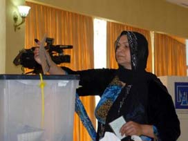 Irak'ta seçim için oy vermele başlandı