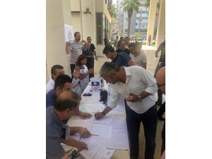 İzmir'de belediye çalışanları "TİS" için sandık başına gitti