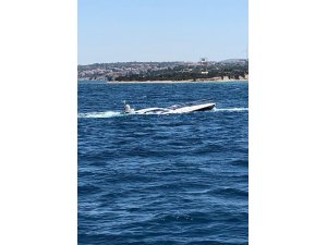 Çeşme’de kaza yapan lüks tekneye hayati operasyon: 5 kişi kurtarıldı