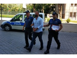 Polise bıçak çeken şahıs gözaltına alındı