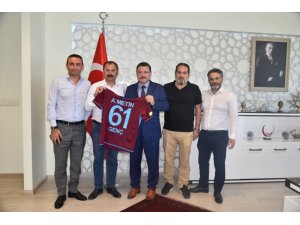 Başkan Genç’ten Trabzonspor‘a 1461 bilet jesti
