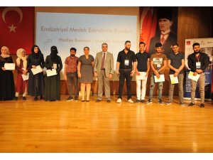 GSO-MEM’de kursları tamamlayan kursiyerlere sertifika