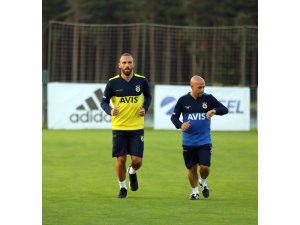 Vedat Muriç, Fenerbahçe’de ilk antrenmanına çıktı