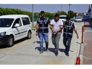 Parasını isteyen şahsı vurmak isterken arkadaşını öldürdü