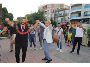 Turgutlulu güreşçiler için coşkulu karşılama