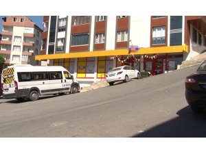 Sultangazi’de markette silahlı soygun