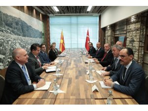 Cumhurbaşkanı Erdoğan, Kuzey Makedonya Cumhurbaşkanı Pendarovski ile görüştü