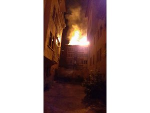 Çatı katı yangını korkuttu