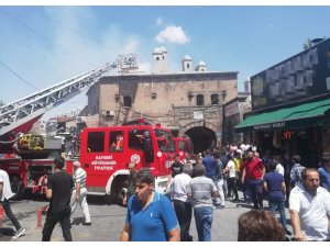 Tarihi Vezir Hanı’nda korkutan yangın