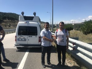 Yol kenarında 1,5 kilo ağırlığında ziynet eşyası bulan işsiz genç polisi aradı