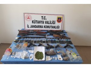 Kütahya merkezli uyuşturucu operasyonu: 20 gözaltı
