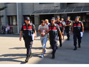 Antalya'da kuyumcudan hırsızlık güvenlik kamerasında