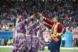 Akşehir Halkoyunlarına ev sahipliği yapıyor