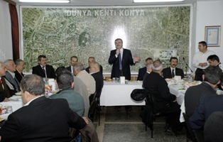 Akyürek muhtarlarla biraraya geldi