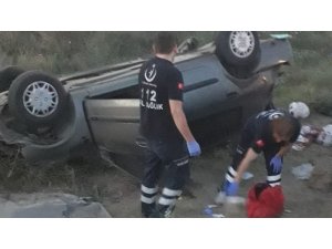 Takla atan otomobil şarampole düştü ve ters devrildi: 1’i ağır 5 yaralı
