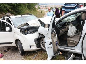 İzmit-Kandıra yolunda kaza: 3’ü çocuk 6 yaralı