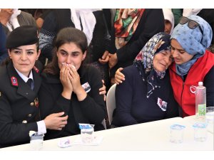 Şehit uzman onbaşı son yolculuğuna uğurlandı