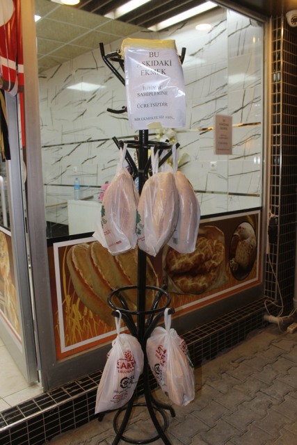 Karapınar'da askıda ekmek uygulaması