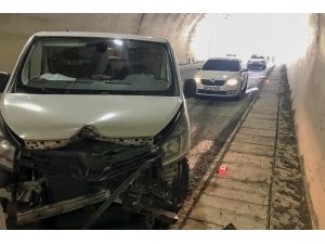 Tırdan düşen yedek lastik az kalsın faciaya sebep oluyordu