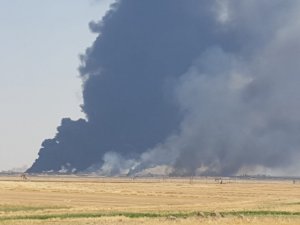 Suriye’de anız yangını petrol kuyularına sıçradı