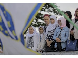 "Barış Yürüyüşü" Potoçari Anıt Mezarlığı'nda sona erdi