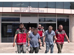 Tuzağa düşürdükleri kişiye yapmadıklarını bırakmadılar