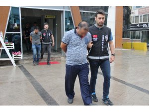 Evde yalnız kalan çocukları telefonla dolandıran sahte savcı ve polis yakalandı