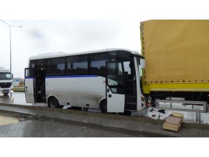 İşçi servisi kaza yaptı: 18 yaralı