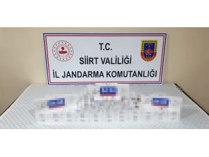 Siirt’te minibüsün bagaj kısmına gizlenmiş kaçak sigara ele geçirildi