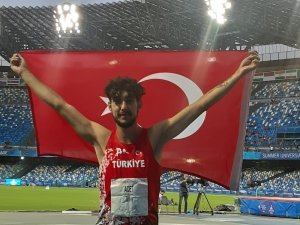 Alperen Acet, Üniversite Yaz Oyunları’nda Türkiye’nin ilk madalyasını aldı