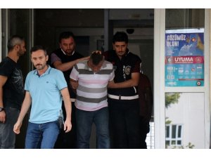 Kendilerini baş komiser olarak tanıtıp dolandırıcılık yapan 2 şahıstan biri yakalandı