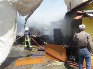 Kumluca’da ev yangını