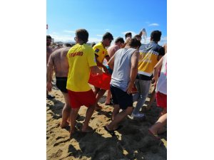 Denizde boğulma tehlikesi geçiren kadın kurtarıldı