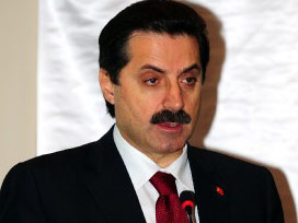 'Onlar uzayı biz darbeyi tartışıyoruz'