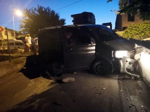 Maltepe’de halı çalan hırsızlarla polisin kovalamacası kamerada