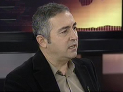 'Bana bak! Pırasa bıyıklı adam!'