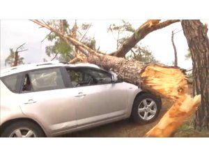 Yunanistan’da fırtınanın sebep olduğu tahribat görüntülendi