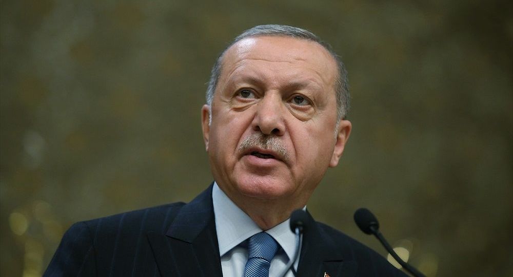 Erdoğan'dan Babacan cevabı: "Kimlerle görüşüyorlar, duyan var mı?"