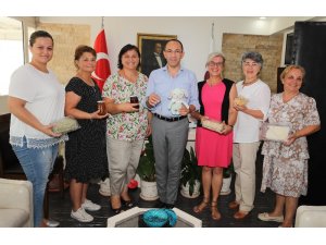 Urlalı kadınlardan ’damla sakızı’ atağı