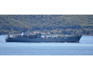 Rus askeri gemisi Çanakkale Boğazı'ndan geçti