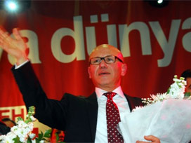 Talat yeniden Cumhurbaşkanı adayı