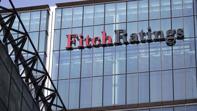 Fitch, Türkiye'nin kredi notunu düşürdü...