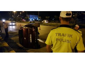 Kaza yaptığı otomobili bırakıp kaçtı