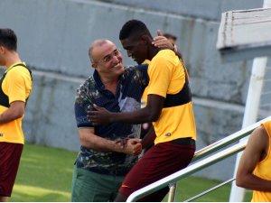 Galatasaray’ın yeni transferleri objektiflere böyle yansıdı
