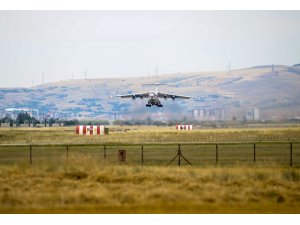 S-400 hava savunma sistemlerini getiren 4. uçak da geri dönmek için havalandı