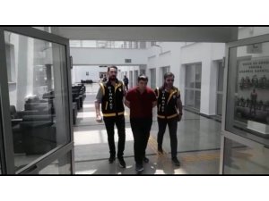 Alacak verecek meselesine karışmak istemediği için arkadaşını öldüren zanlı hakim karşısında