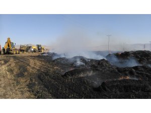 Saman yüklü kamyon alev alev yandı