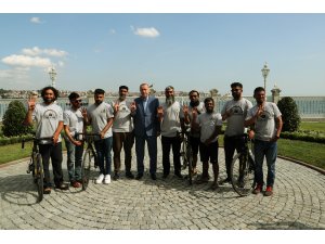 Erdoğan, Medine'ye doğru pedal çeviren grubu kabul etti