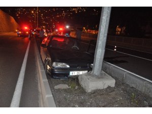 Alkollü sürücüyü kovalayan polis aracı kaza yaptı: 2’si polis, 3 kişi yaralandı